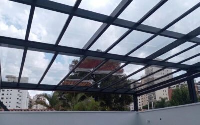 Guia prático de manutenção: Como limpar e conservar sua cobertura de policarbonato
